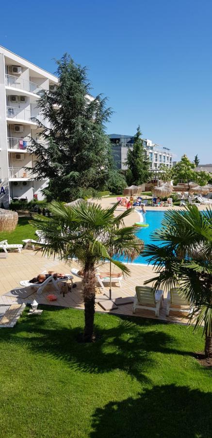 Apartment With Green Terrace Burgas Exterior foto