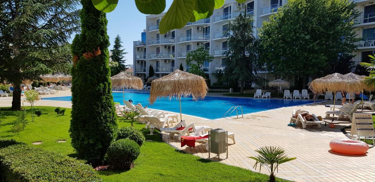 Apartment With Green Terrace Burgas Exterior foto
